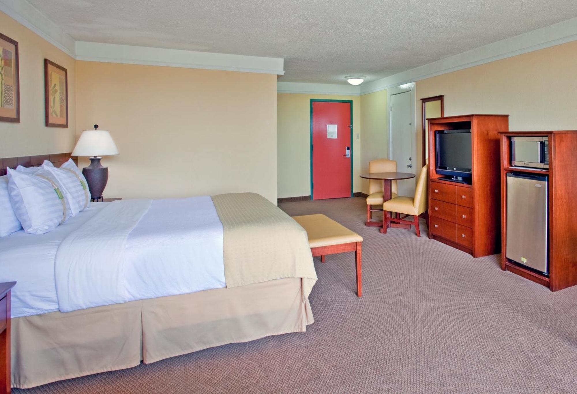 Holiday Inn Ponce & El Tropical Casino By Ihg Exterior photo
