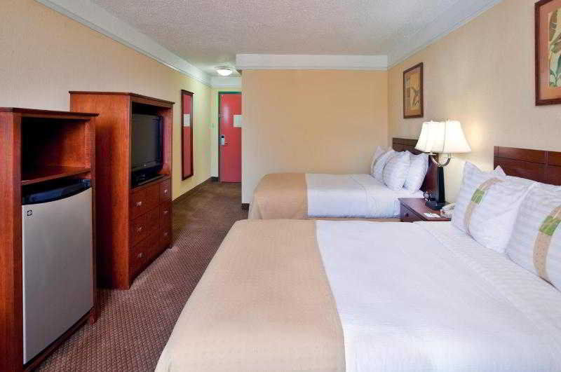 Holiday Inn Ponce & El Tropical Casino By Ihg Exterior photo