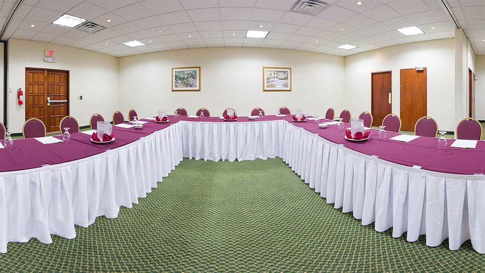 Holiday Inn Ponce & El Tropical Casino By Ihg Exterior photo