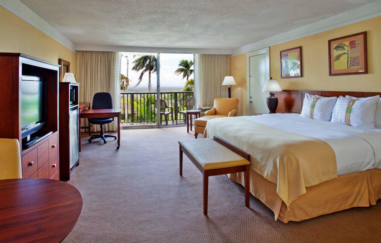 Holiday Inn Ponce & El Tropical Casino By Ihg Exterior photo